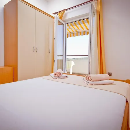 Apartment Mara Primosten Exterior photo