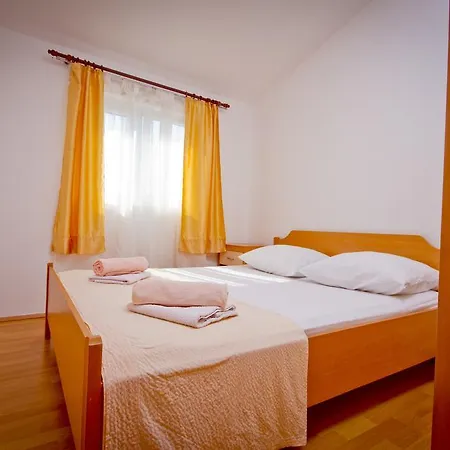 Apartment Mara Primosten Exterior photo