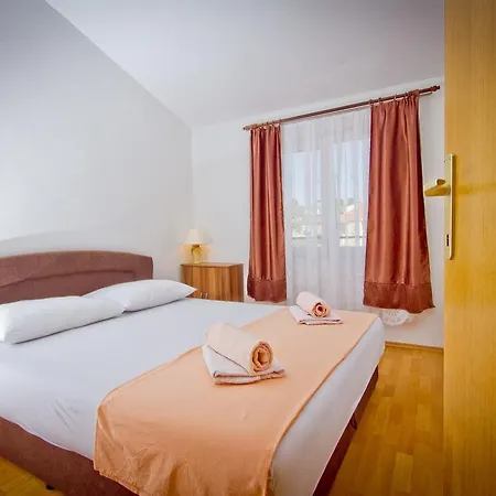Apartment Mara Primosten Exterior photo